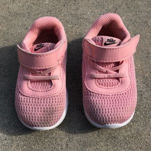 Peachy Pink Tanjun Toddler Nike size 5 shoes